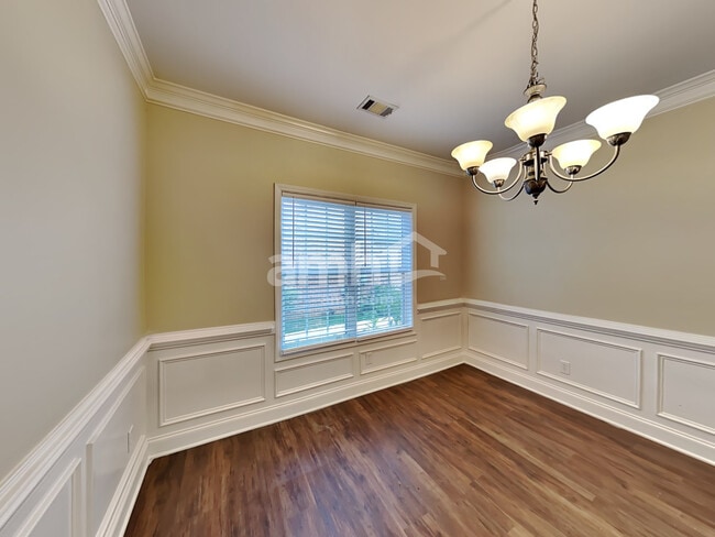 Building Photo - 907 Yancey Ct