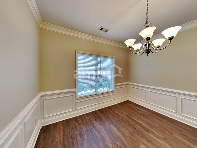 Foto del edificio - 907 Yancey Ct