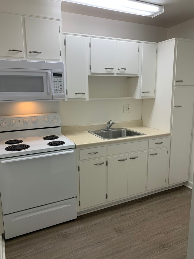 Foto del edificio - 708 Breckenridge Ln