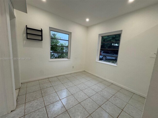 Building Photo - 2380 NW Flagler Terrace