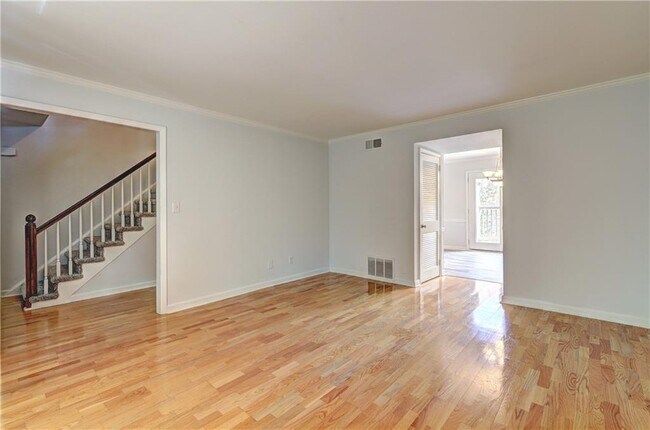 Foto del edificio - 6520 Roswell Rd