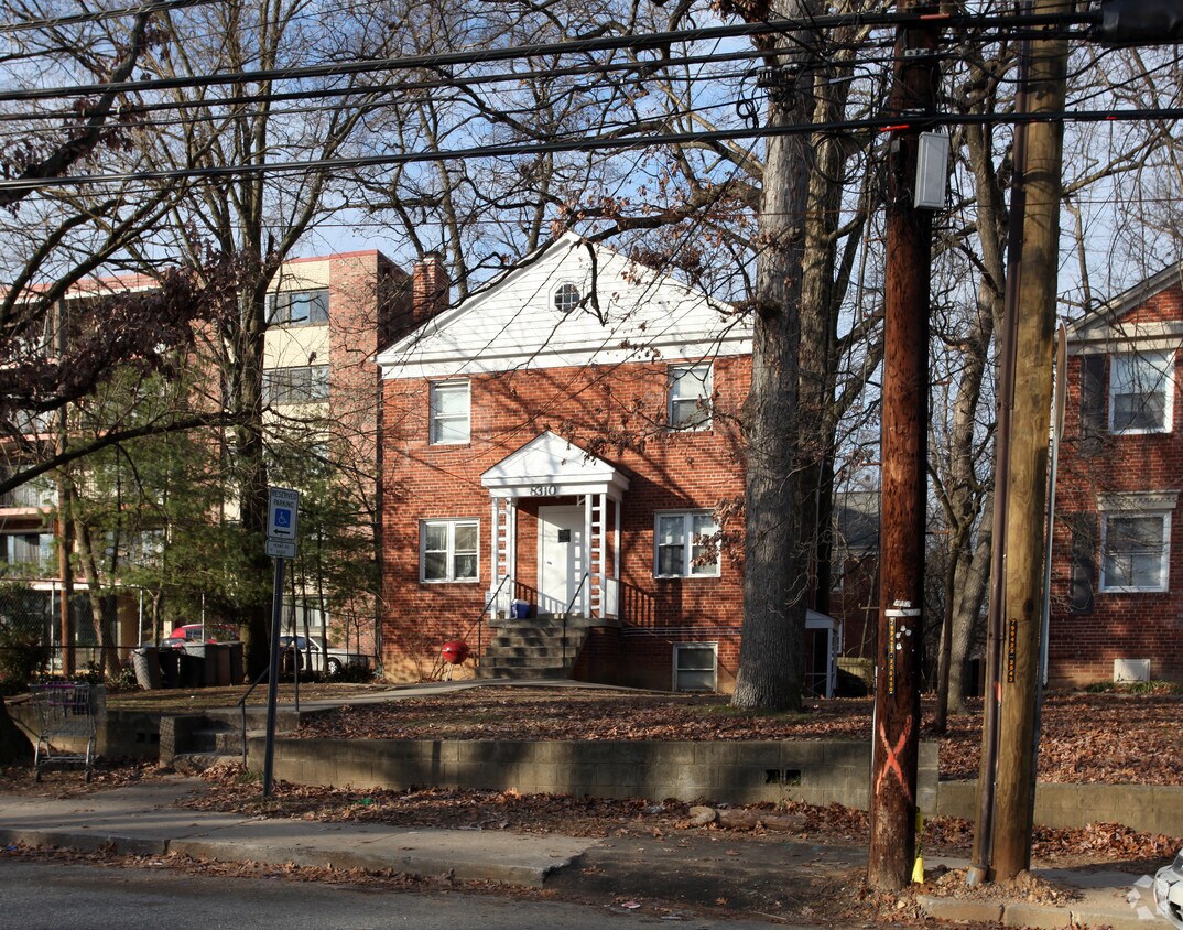 Primary Photo - 8310 Flower Ave