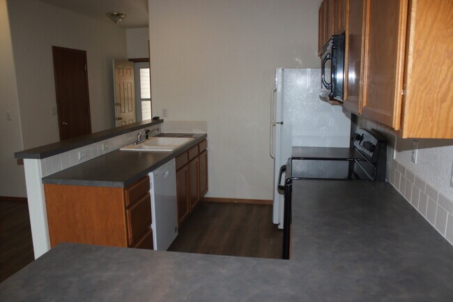 Foto del edificio - 2544 Begonia Ct