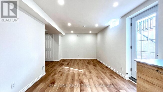 Building Photo - 1200 Greenwood Crescent