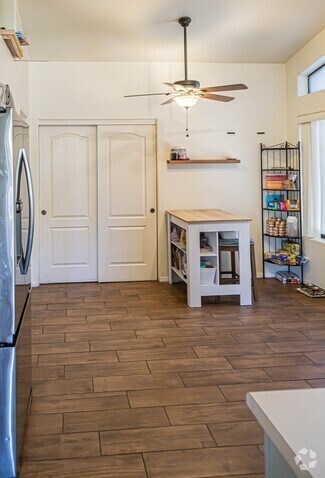 Building Photo - 1835 E Ganymede Dr