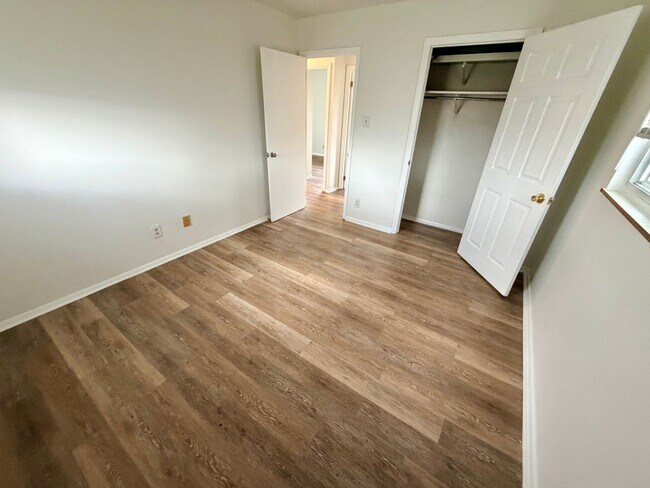 Foto del edificio - 204 Mandalay Rd