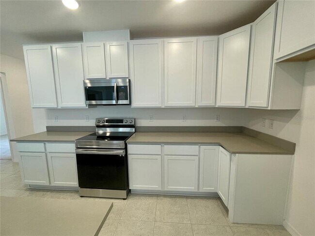 Building Photo - 2021 Canton Pk Dr
