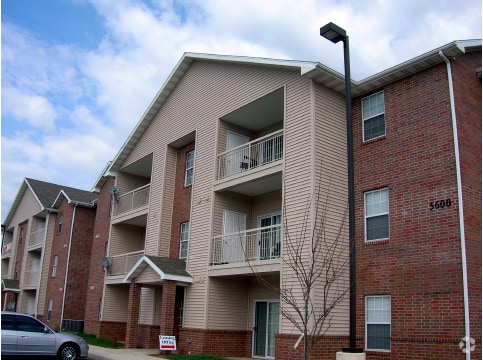 Building Photo - Embassy Ozark