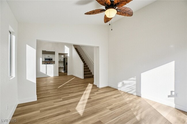 Foto del edificio - 6027 Riflecrest Ave