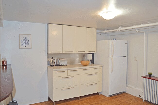 Building Photo - 3 N Wissahickon Ave