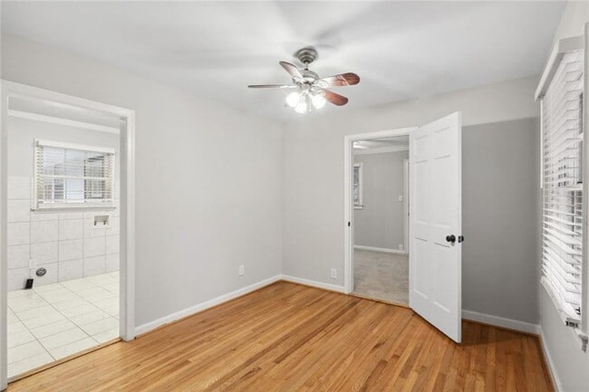 Foto del edificio - 2120 Meadowbrook Ln SE