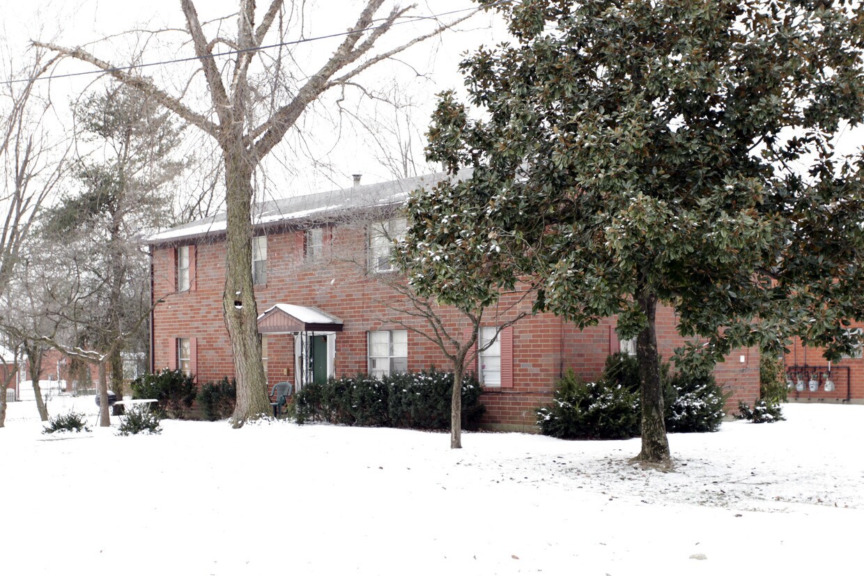 Foto del edificio - 6619 Strawberry Ln