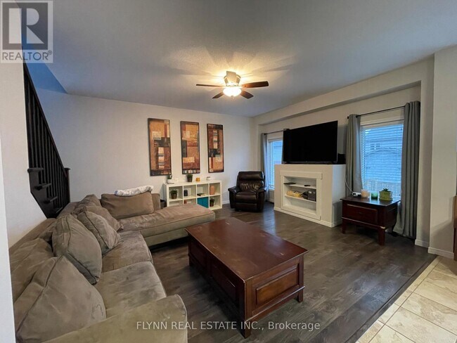 Photo du bâtiment - 246 Woodway Trail