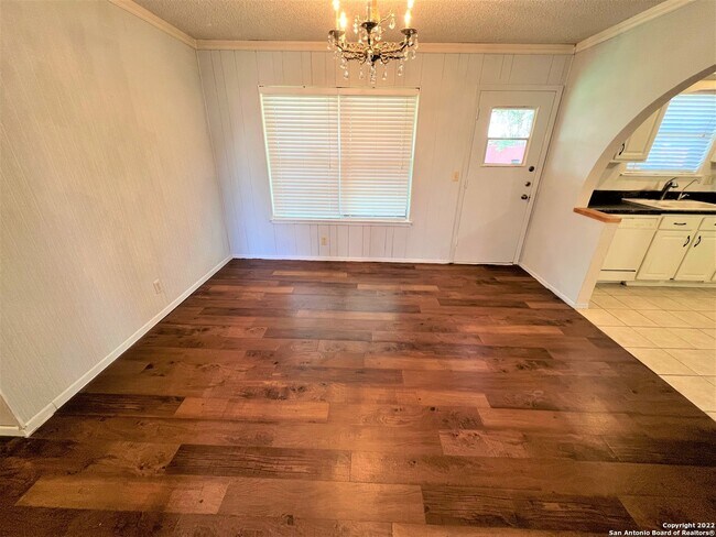 Foto del edificio - 8327 Glen Ct