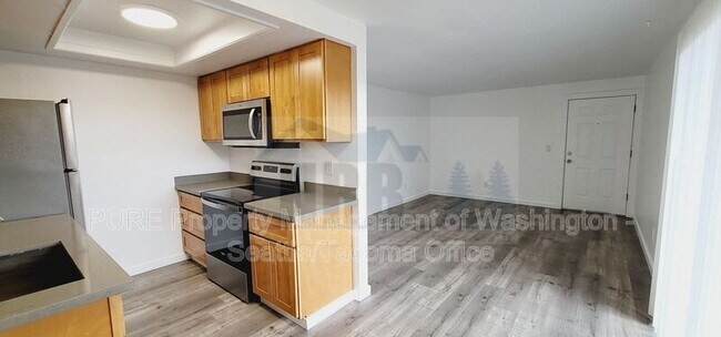 Building Photo - 3419 S 43rd St