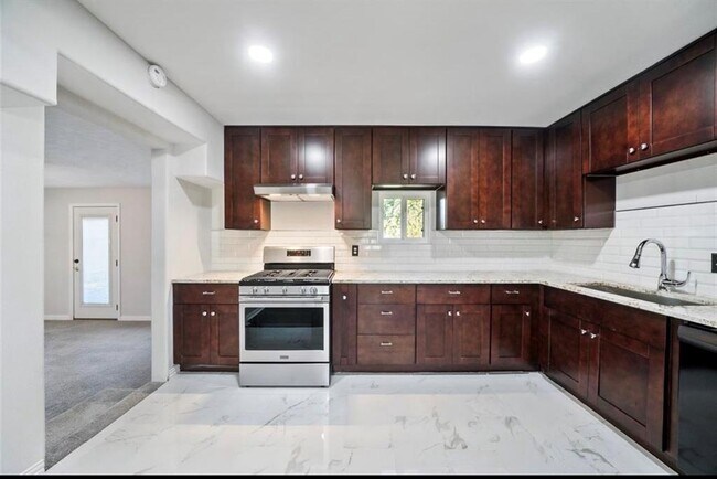 Foto del edificio - 6526 Westview Dr