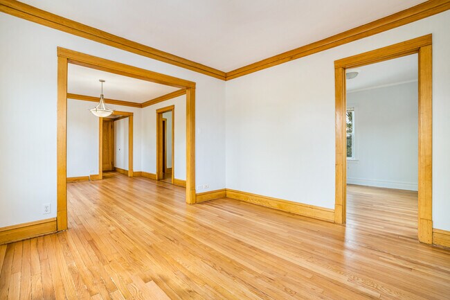 Foto del edificio - 2536 N Lavergne Ave