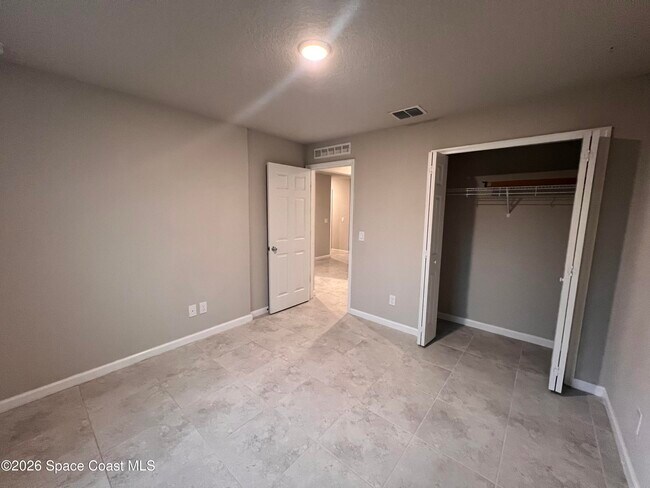 Foto del edificio - 545 Cooper Ct