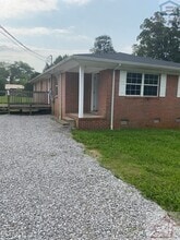 Building Photo - 207 Bermuda Dr