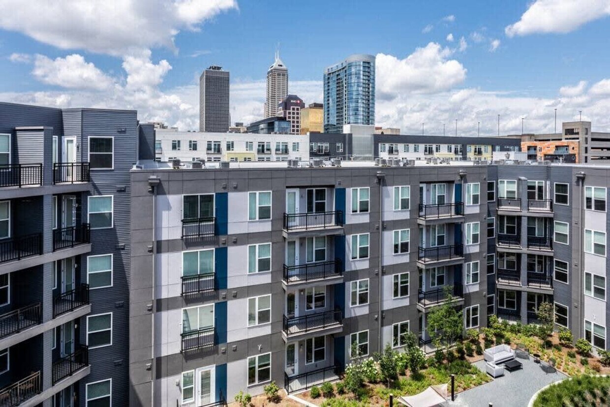 Foto principal - 520 E Washington St