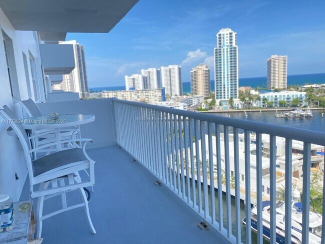 Foto del edificio - 137 Golden Isles Dr