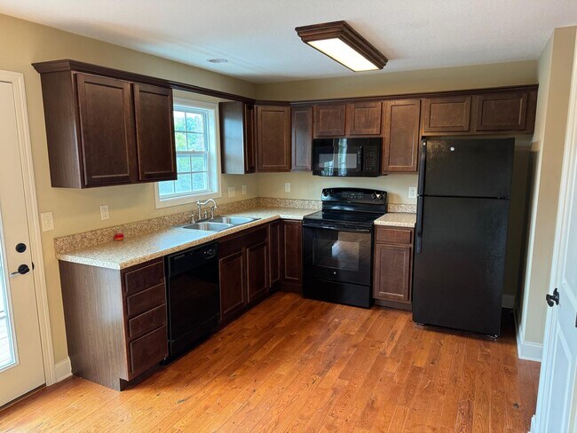 Foto del edificio - 610 Grays Pointe Ct