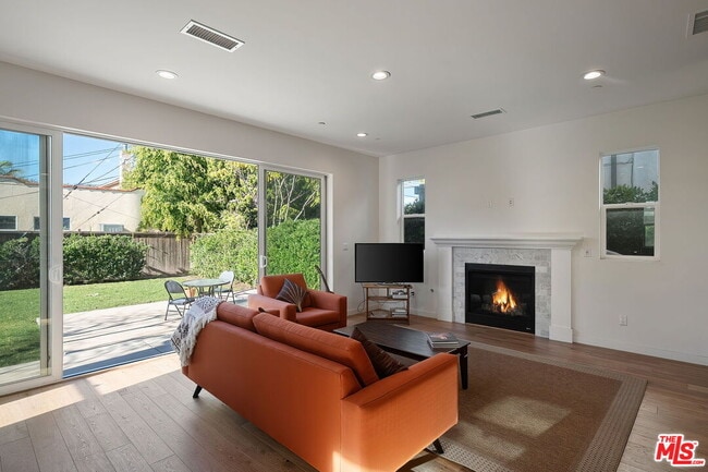 Building Photo - 10833 Tabor St