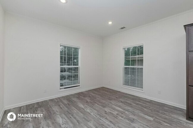 Building Photo - 4028 9th Ave S, St Petersburg, FL 33711