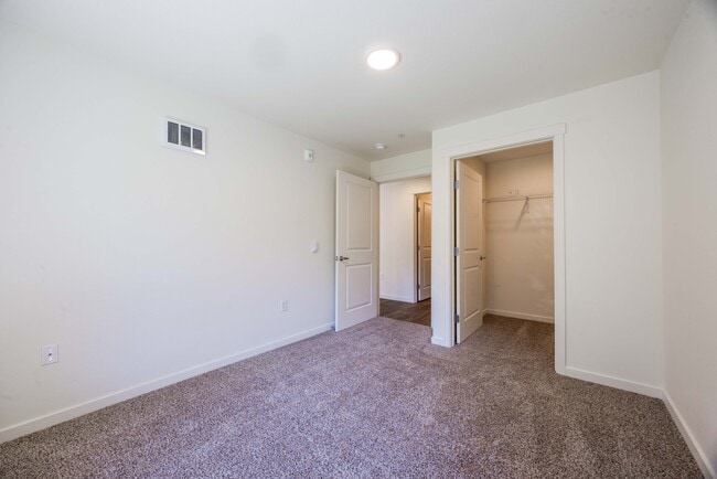 Foto del edificio - The Fields