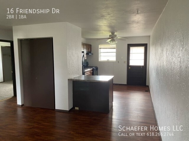 Building Photo - 2 Bedroom Duplex