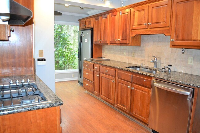 Foto del edificio - 388 Collier Rd NW