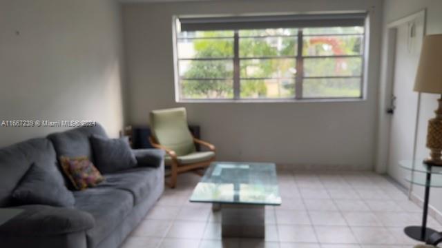 Foto del edificio - 1333 E Hallandale Beach Blvd