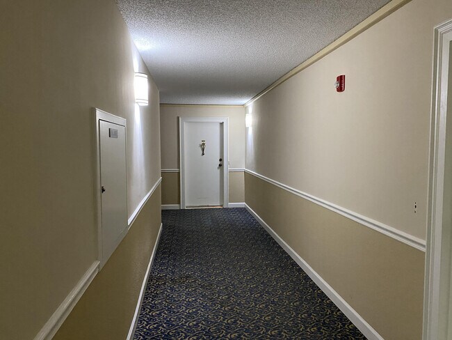 Foto del edificio - 3460 S Ocean Blvd