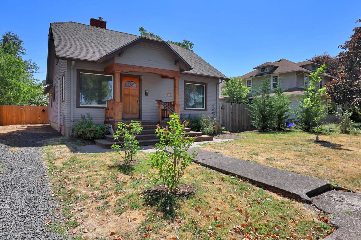 Foto principal - 4 bedroom bungalow near U of O and downtow...