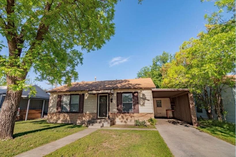 Primary Photo - 1323 Luna St