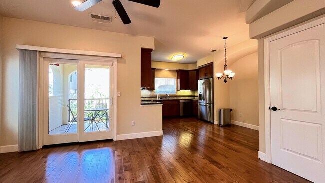 Building Photo - 427 Willow Glen Way