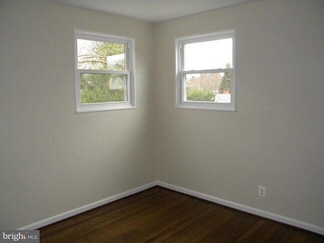 Building Photo - 5022 Druid Dr