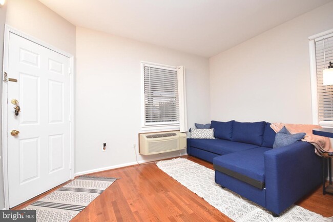 Foto del edificio - 9351 EAST St
