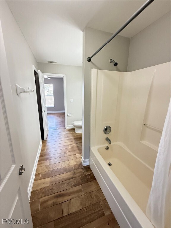 Foto del edificio - 629 Dauphine Ave S