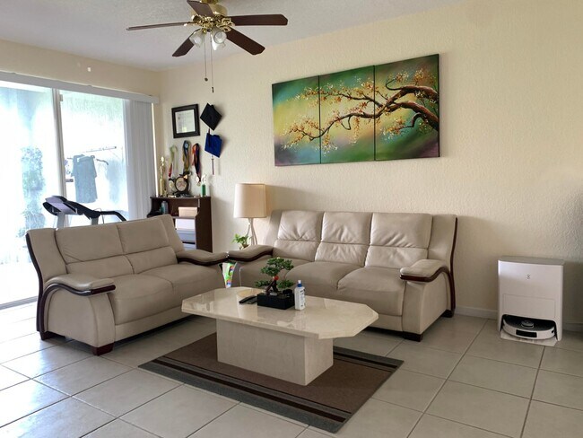 Foto del edificio - 2304 Center Stone Ln