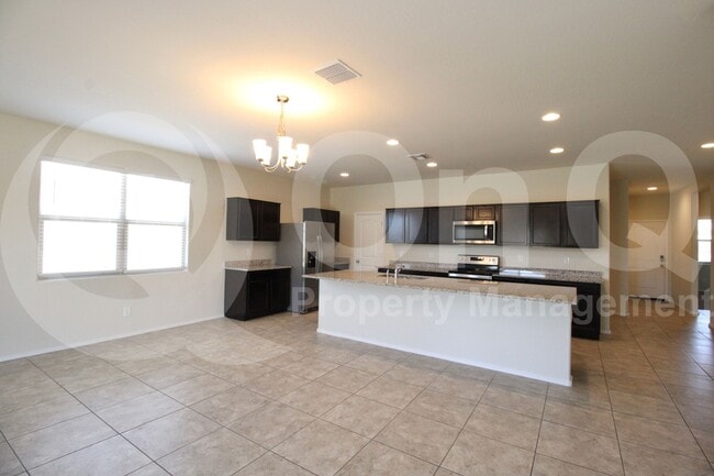 Building Photo - 2455 E Alida Dr