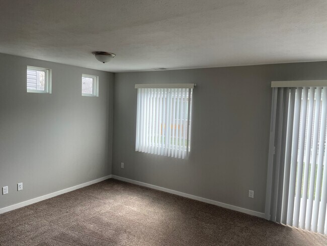 Building Photo - 2675 Laverna St