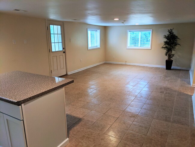 Building Photo - 89 Erehwon Ln