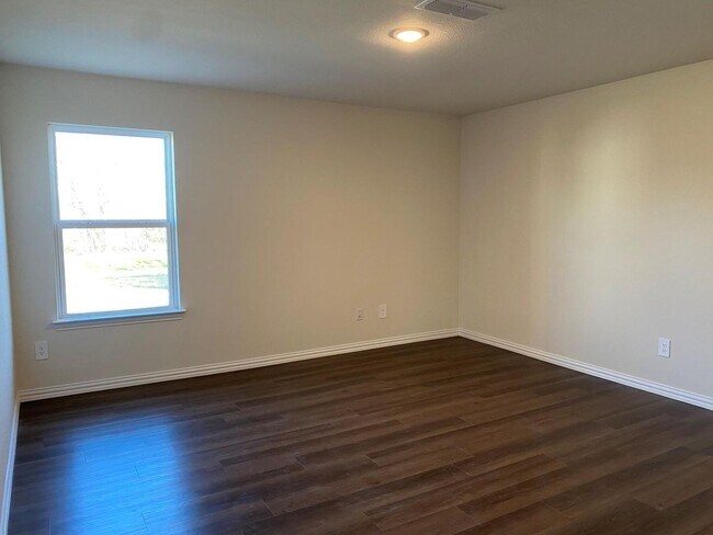 Foto del edificio - Newer Construction Half a Duplex for rent in Greenville!