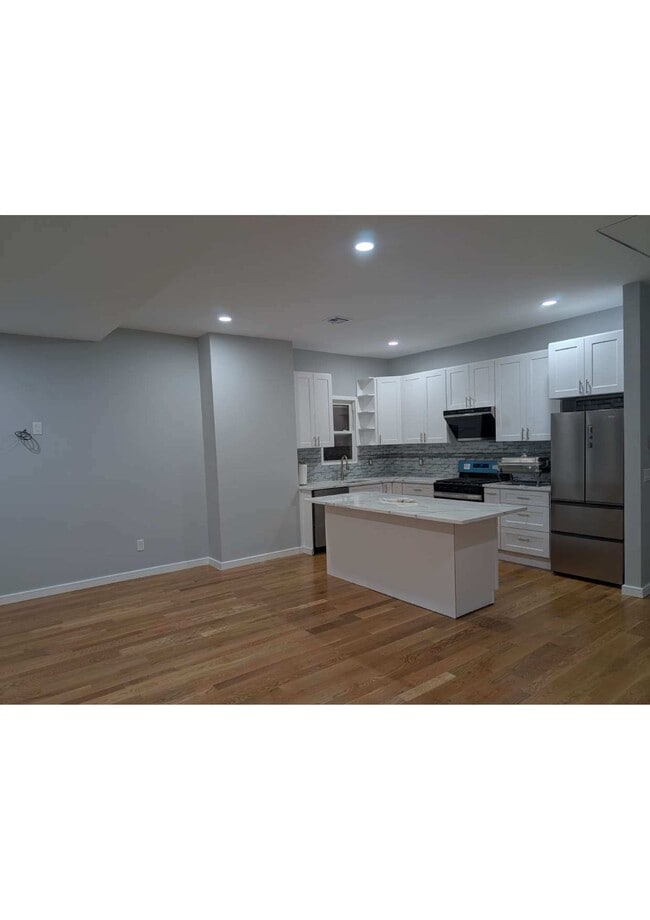 Foto del edificio - 7448 45th Ave