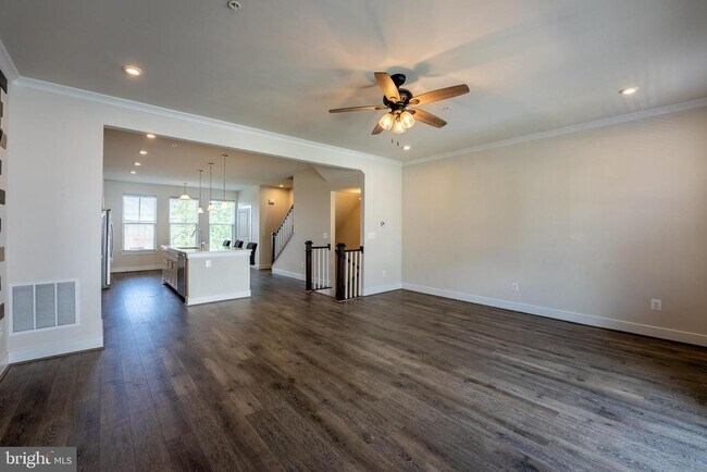 Foto del edificio - 6069 Dreher Ct