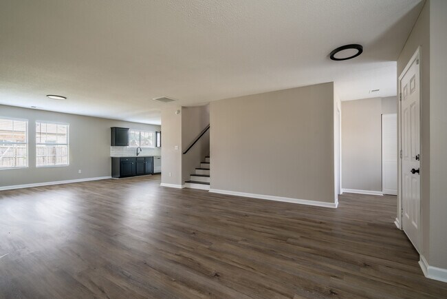 Building Photo - 10004 Chariden Dr