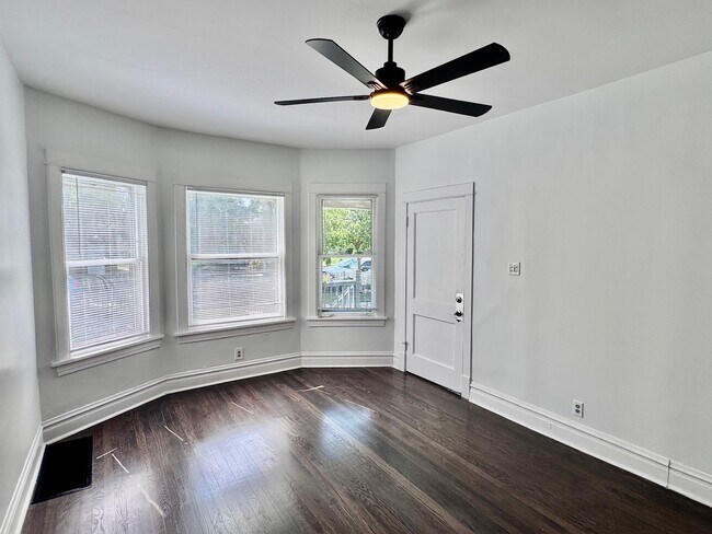 Building Photo - 2047 N Lavergne Ave