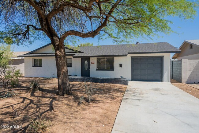 Foto del edificio - 822 W 18th St