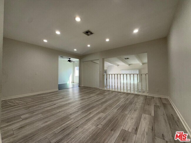 Foto del edificio - 15830 Blackhawk St